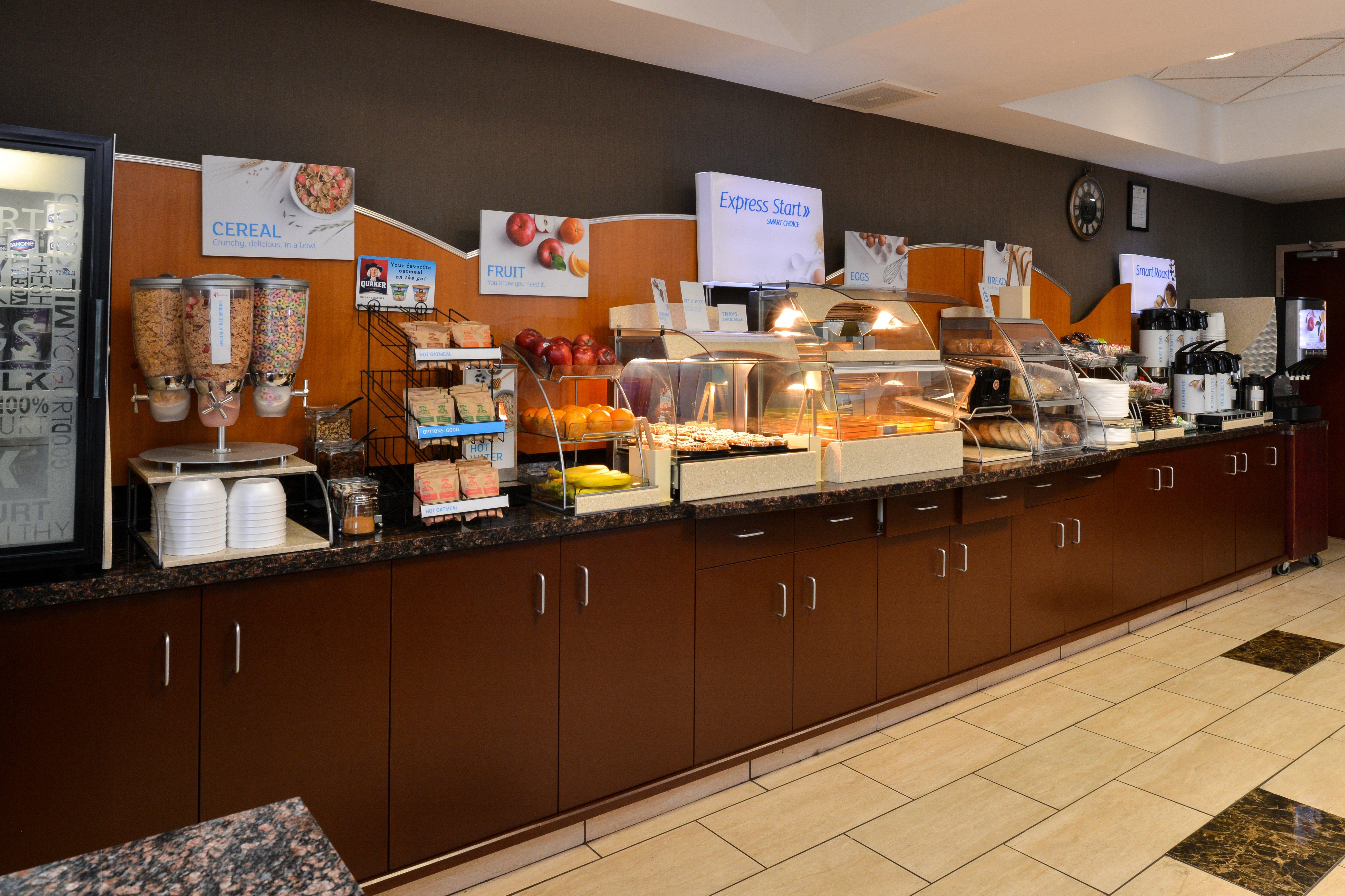 Holiday Inn Express Edmonton North By Ihg Exterior foto