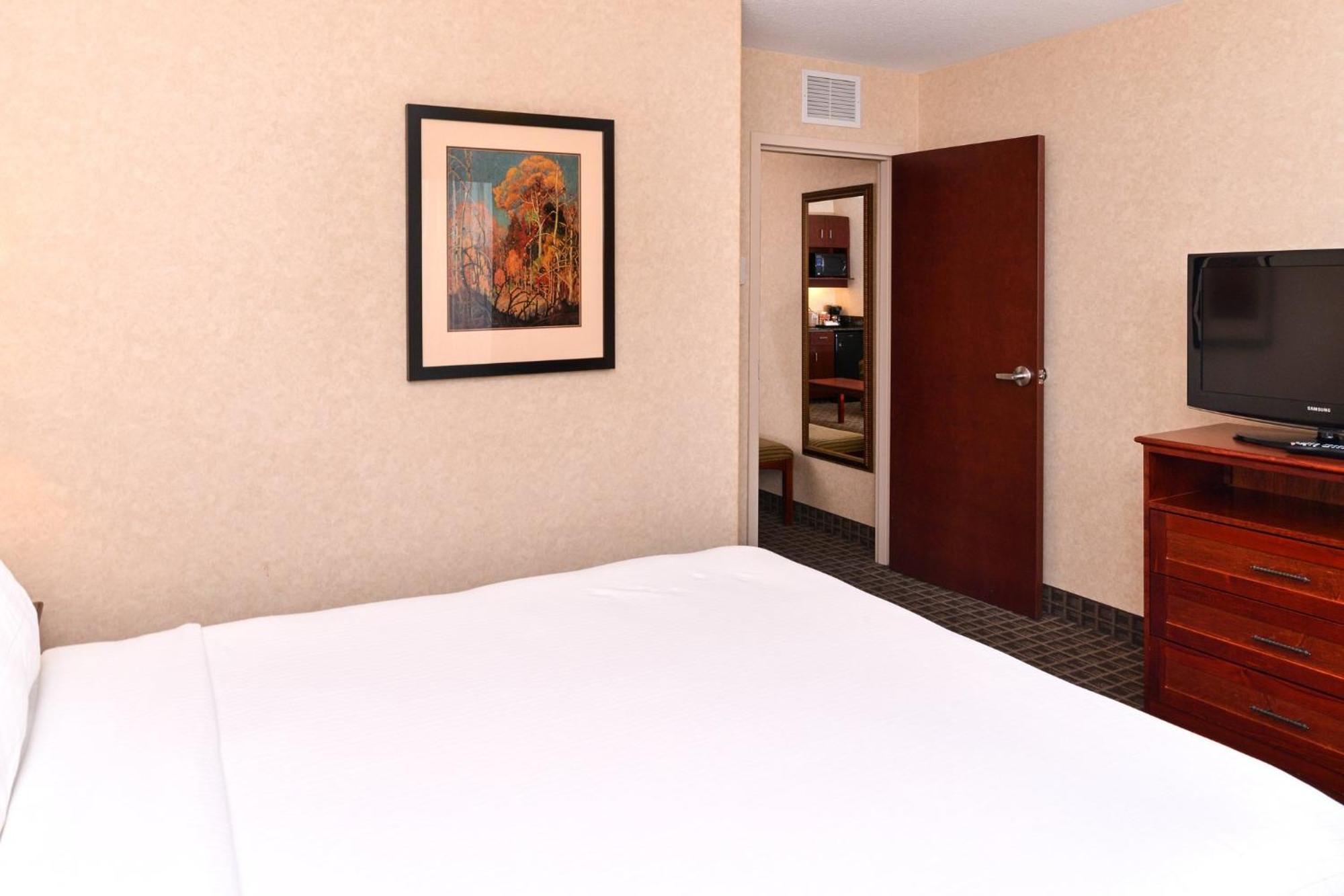 Holiday Inn Express Edmonton North By Ihg Exterior foto
